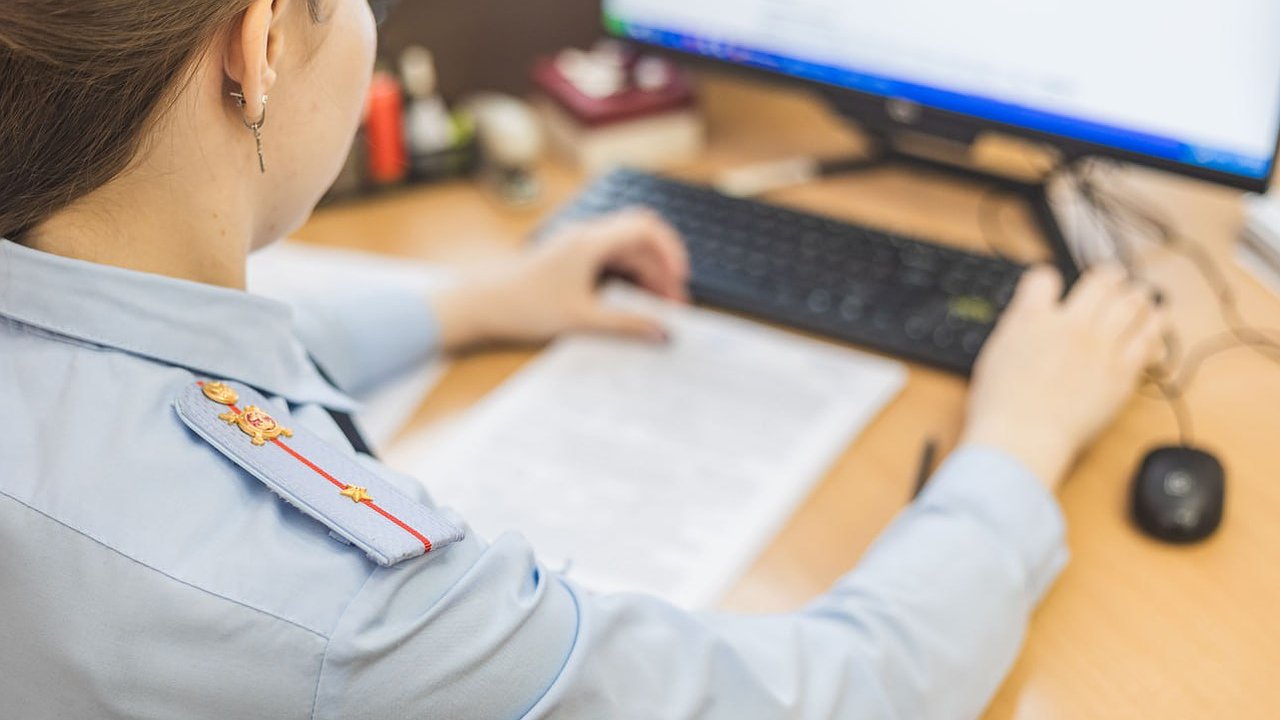 Главная картинка новости: Гостья из Иваново потеряла 300 тысяч рублей, пытаясь вернуться домой на попутке из Костромы