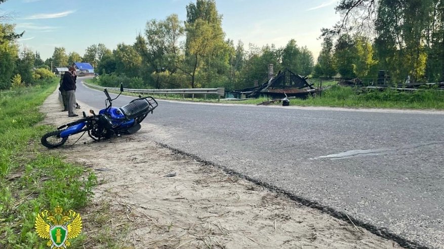 Главная картинка новости: В Костромской области двое подростков на мопеде спровоцировали ДТП с "Ладой": есть пострадавшие