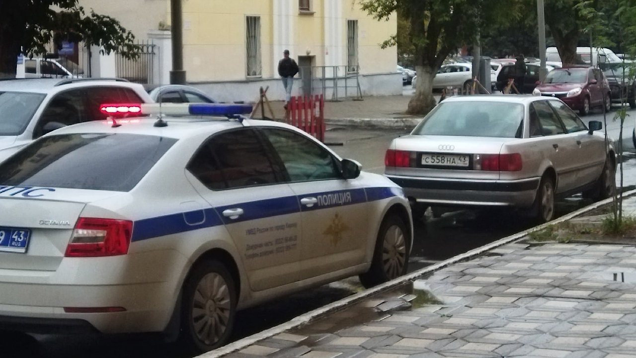 Главная картинка новости: Водителей предупредили. С 27 июня начнут лишать прав за опущенные стекла