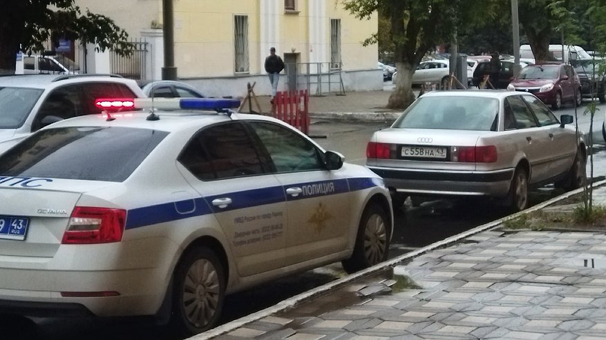 Главная картинка новости: Водителей предупредили. С 27 июня начнут лишать прав за опущенные стекла