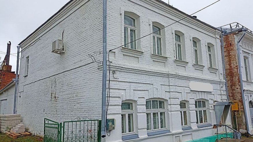 Главная картинка новости: Самовольный ремонт едва не погубил старинный дом в Парфеньево