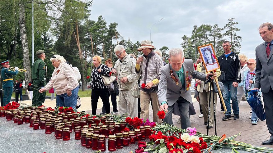 Главная картинка новости: Костромичи почтили память павших в Великой Отечественной войне
