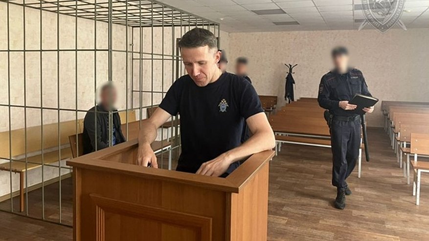 Главная картинка новости: Метил в шею: в Костроме 33-летний мужчина напал с ножом на двух незнакомцев у бара
