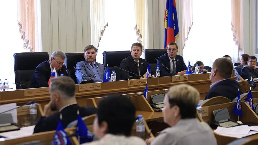 Главная картинка новости: У губернатора Костромской области появились два конкурента