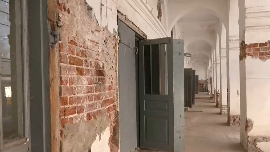 Главная картинка новости: В Костроме "Мучные ряды" сдают в аренду на 49 лет