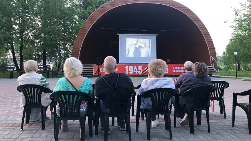 Главная картинка новости: Костромичей приглашают на театральные постановки и кинопоказы под открытым небом (0+)