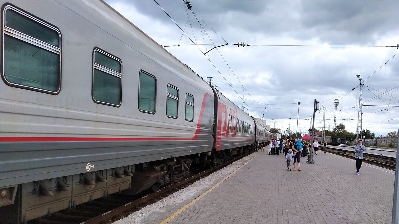 Главная картинка новости: Люди в ярости сдают свои билеты - в поезде теперь это полностью запрещено - как летом будут ездить пассажиры РЖД