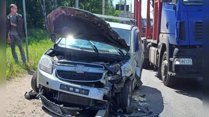 Главная картинка новости: В Костроме произошло массовое ДТП с пострадавшими: три человека доставлены в больницу