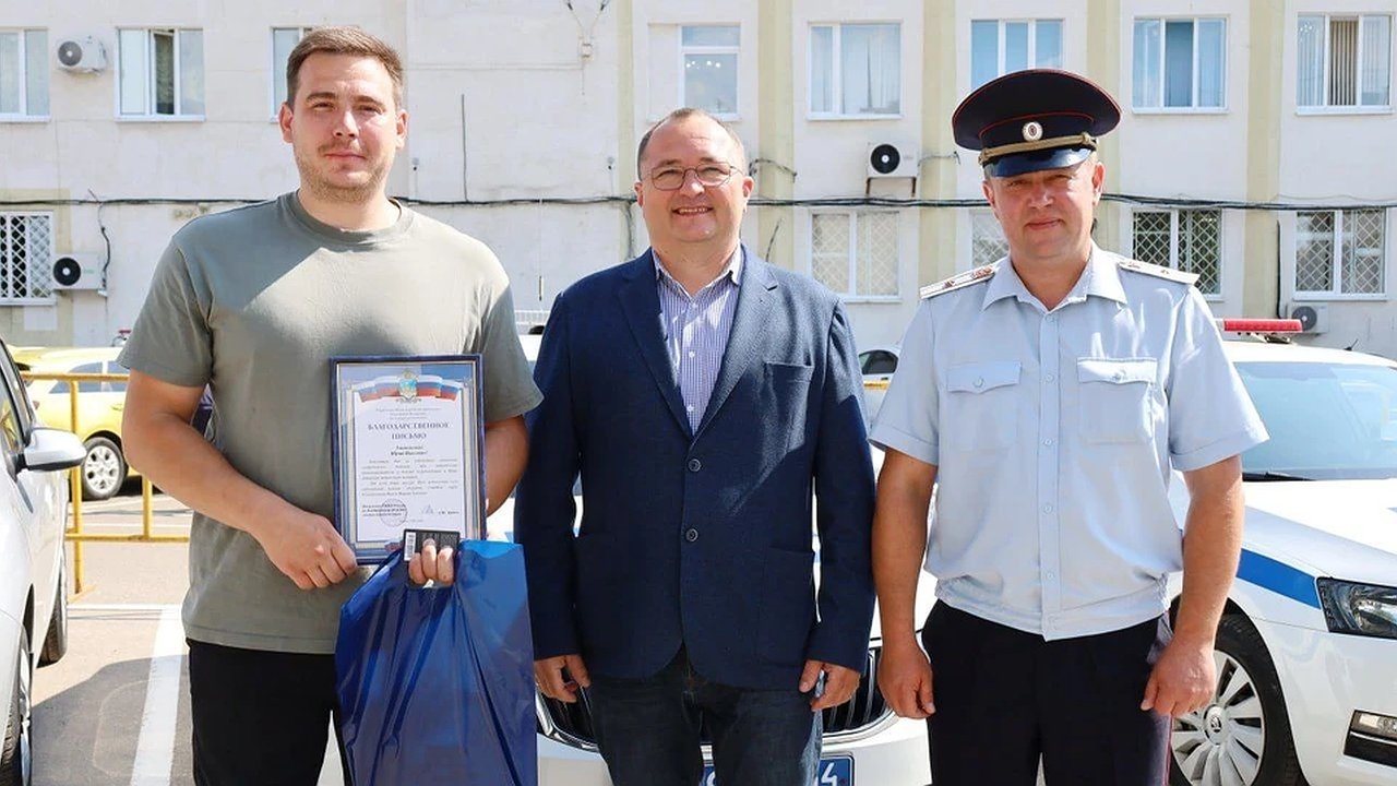 Главная картинка новости: 31-летний костромич помог задержать лихача на иномарке