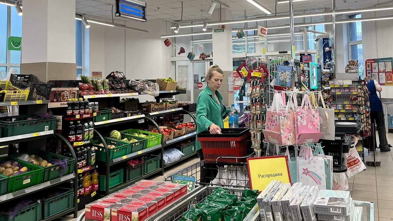 Главная картинка новости: Обязан ли продавец искать сдачу, если нет размена: запомните раз и навсегда