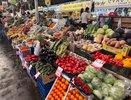 Зачем продавцы моют фрукты с уксусом, натирают рыбу маслом, а копченую колбасу замачивают на ночь в ведре с водой