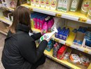 Может ли продавец отказать покупателю в обслуживании, если он пришел в магазин за минуту до закрытия?