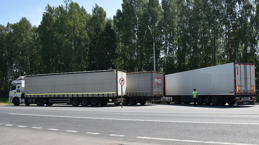 Главная картинка новости: В Костромской области для большегрузов ограничили движение из-за жары