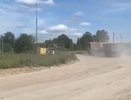 В Костромской области грузовики с местного карьера поднимают огромное количество пыли: жильцы бьют тревогу