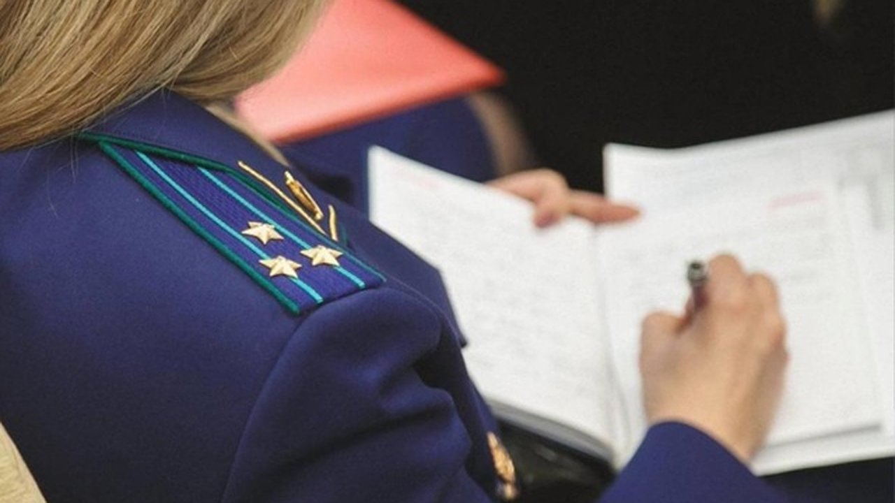 Главная картинка новости: В Костромской области вынесли приговор заместителю главврача в больнице, которая подделывала документы ради денег