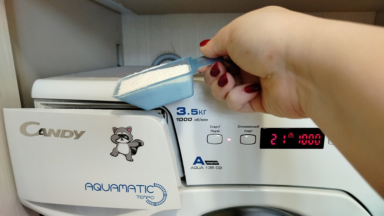 Главная картинка новости: Почему нельзя запускать стиралку два раза подряд: запомните раз и навсегда
