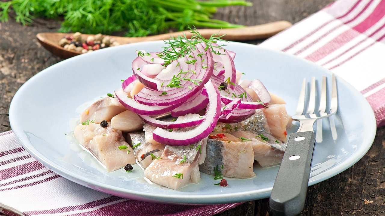 Главная картинка новости: Приспособилась солить скумбрию в пакете: вкуснее, чем в магазине и посуда не нужна - делюсь рецептом