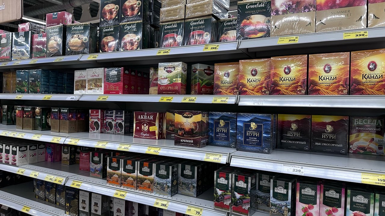 Главная картинка новости: Этот чай смело берите по 5 пачек: Росконтроль назвал лучшие бренды чая в пакетиках без пыли и мусора
