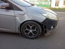 В Костромской области 13-летний самокатчик оказался под колесами Ford Focus