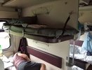 Выкупили купе, а  очень наглый попутчик все равно появился: законно ли это и что делать?
