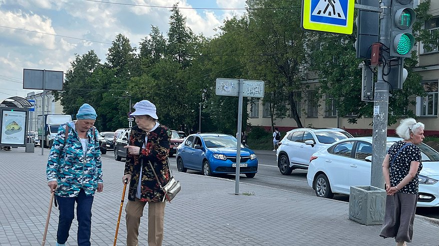 Главная картинка новости: Указ подписан. Пенсионеров, у которых есть дети или внуки, ждет сюрприз с 23 июля