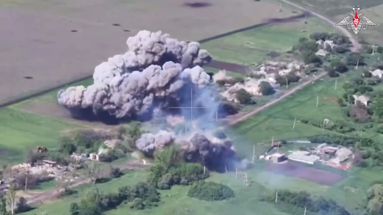 Главная картинка новости: "Жесты отчаяния": на Западе увидели мрачные сигналы в попытках Трампа изменить ход СВО