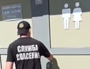 Как в ловушке: костромич провел жаркие минуты в заклинившем общественном туалете
