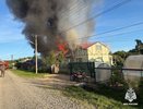 В Галиче на улице Кирова произошел крупный пожар в трехквартирном доме