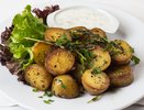 Беру яйца и 2 огурца — делаю вкусный и нежный соус к картошке: лучше котлет и мяса
