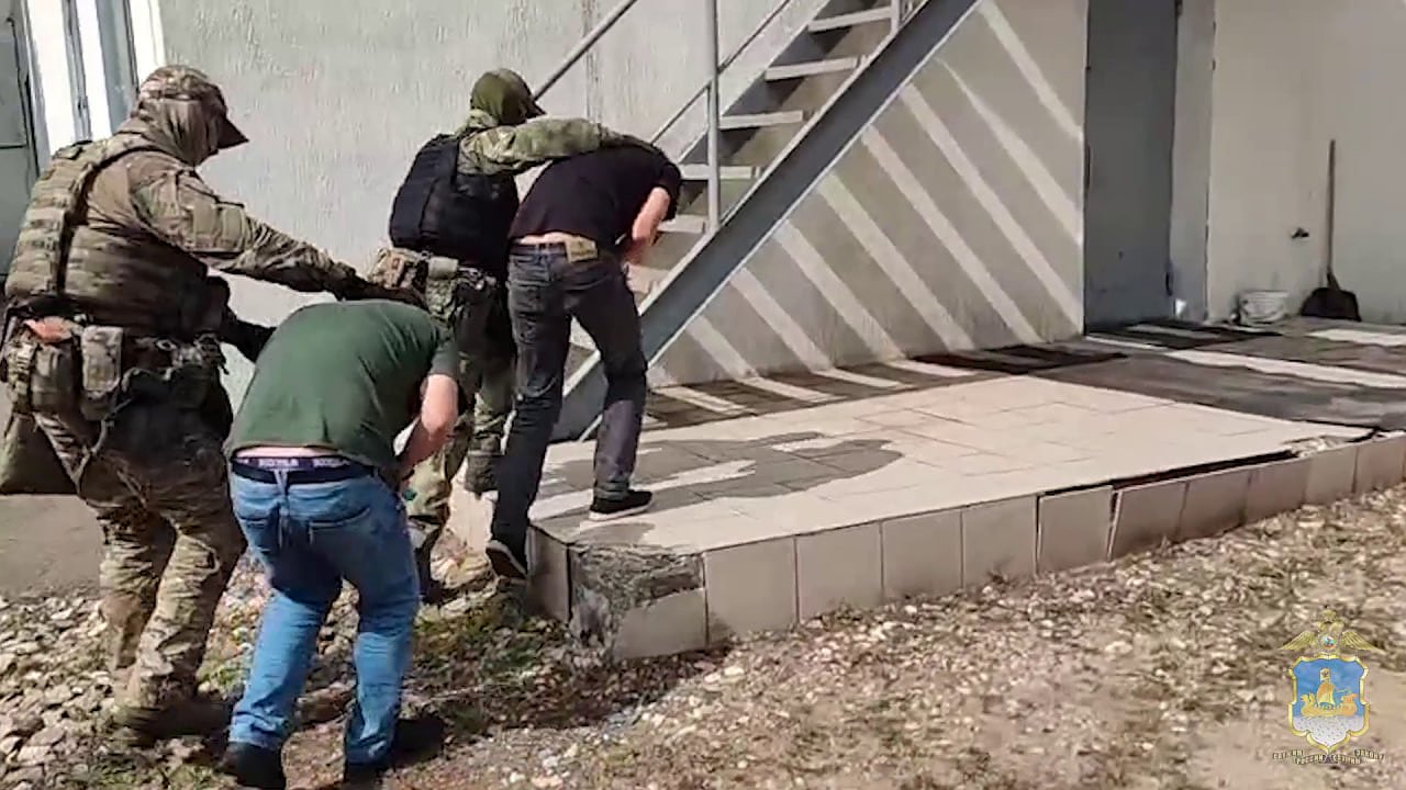 Главная картинка новости: Костромские полицейские поймали карманников в автобусах