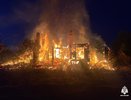 В Костромской области ночью сгорели гараж, автомобиль и хозпостройка