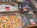 Взяла 5 конфет в "Пятерочке" — весы на кассе показали 320 г: обдурили с обвесом — еле распознала схему