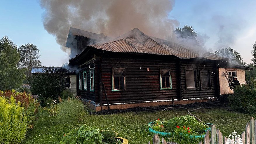 Главная картинка новости: За сутки в Костромской области ликвидированы четыре пожара и последствия ДТП