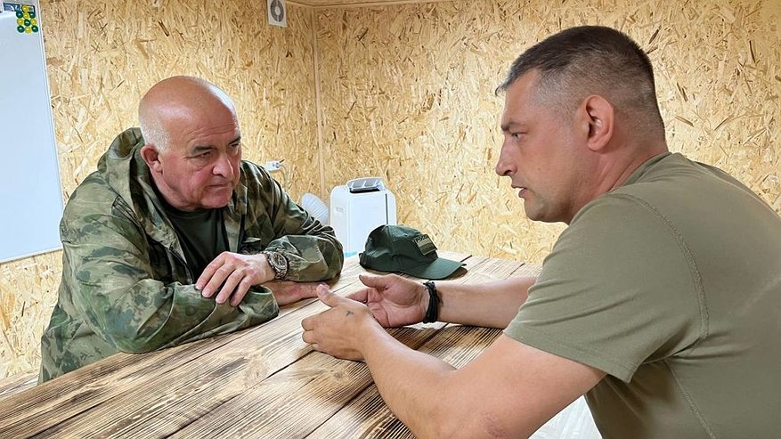 Главная картинка новости: Сергей Ситников проверил условия службы бойцов 348 мотострелкового полка