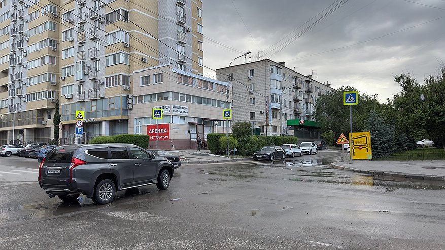 Главная картинка новости: Инспектор ГАИ поставил точку в вопросе: можно ли выехать на обочину через сплошную