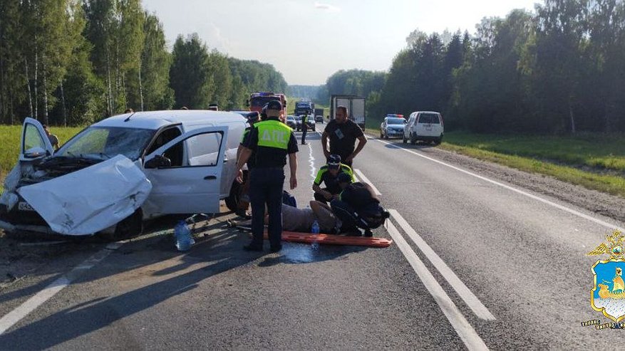 Главная картинка новости: В Костромской области водитель Skoda погиб после столкновения с "Ладой"