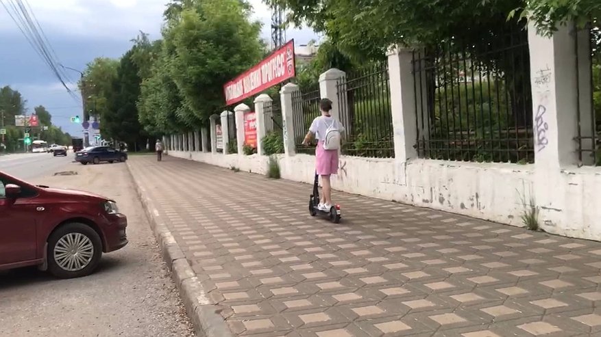 Главная картинка новости: В Костромской области банкам предложили блокировать оплату электросамокатов детям