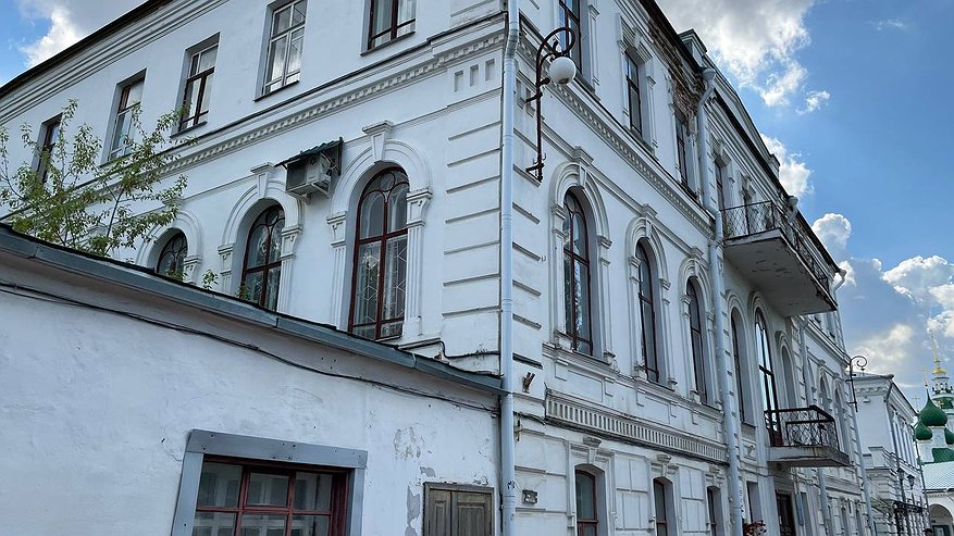 Главная картинка новости: В Костроме на хозяина аварийного дома-памятника подали в суд