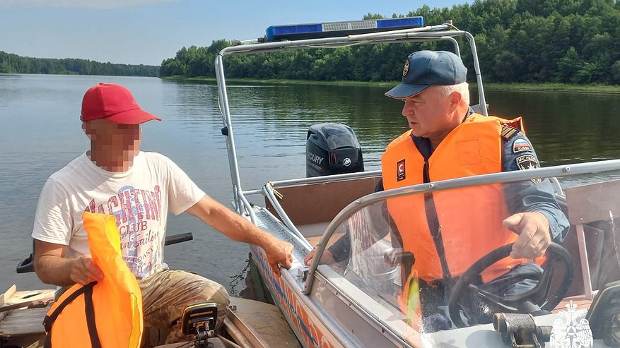 Главная картинка новости: В Костроме задержали пьяного лихача на маломерном судне
