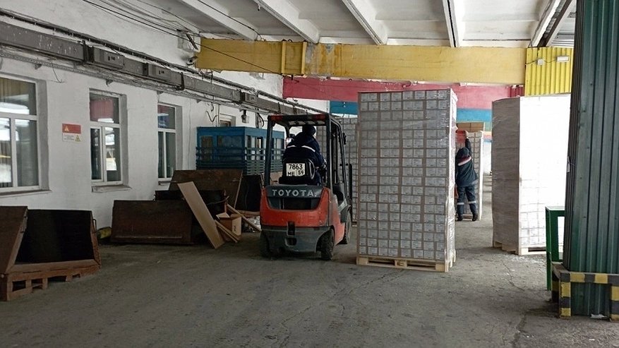 Главная картинка новости: Из Костромы в Китай уехали 265 тонн палочек для мороженого