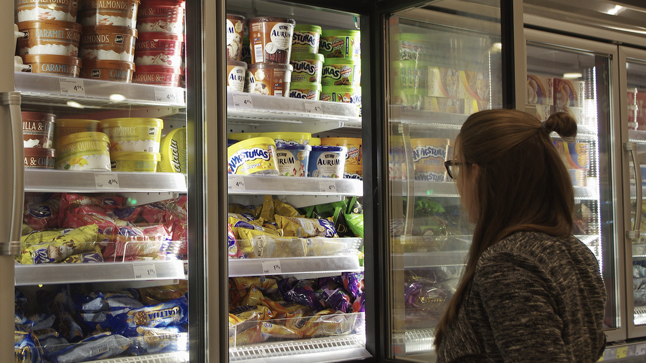 Главная картинка новости: Зашел в литовский магазин — показываю, сколько стоят продукты: увидел совсем не то, что ожидал