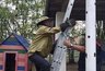 Миниатюра новости: В Костроме спасатели убрали осиное гнездо с территории детского сада