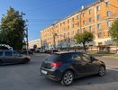 Нельзя выжимать сцепление на «механике» при запуске двигателя — иначе будет повышенный износ: решение от автоэксперта