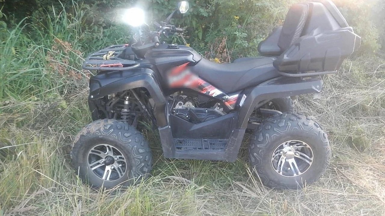 Главная картинка новости: В Костромской области подросток на квадроцикле сбил школьницу и сбежал с места ДТП