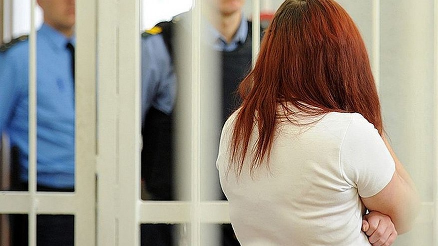 Главная картинка новости: В Костромской области 47-летняя женщина украла деньги с чужой карты