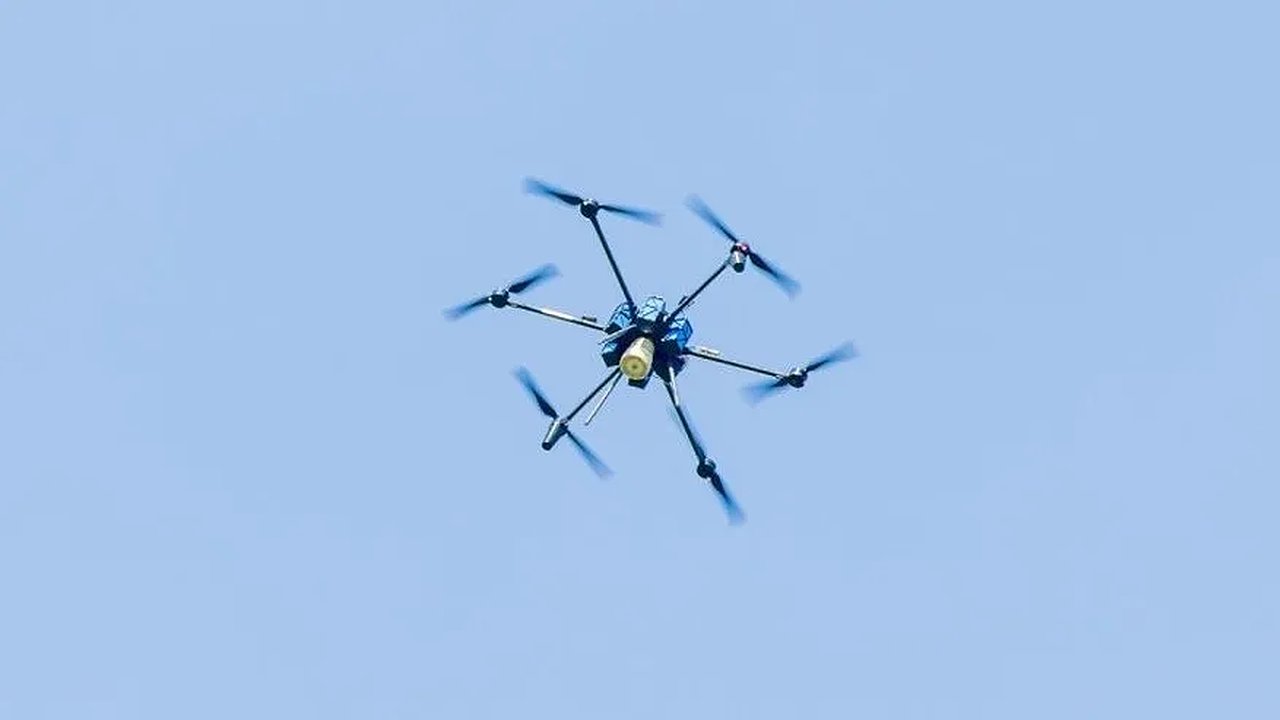 Главная картинка новости: В Минобороны сообщили о перехвате более 80 беспилотников за ночь