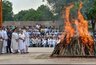 Миниатюра новости: Сати — жуткий ритуал для вдов, который до сих пор существует в Индии: иностранцы такое и представить не могли
