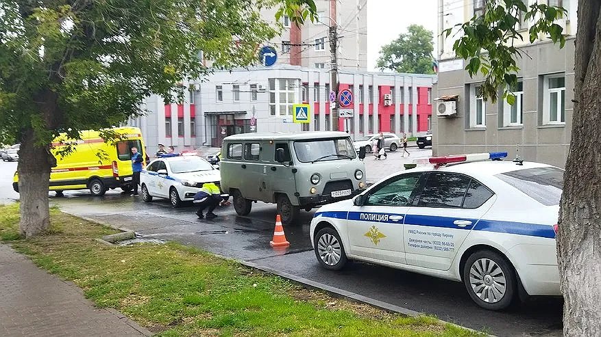 Главная картинка новости: Вот как нужно правильно отвечать на требование дунуть в трубочку. Одно маленькое условие меняет все