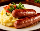 Снимать или нет: можно ли есть оболочку от сарделек?