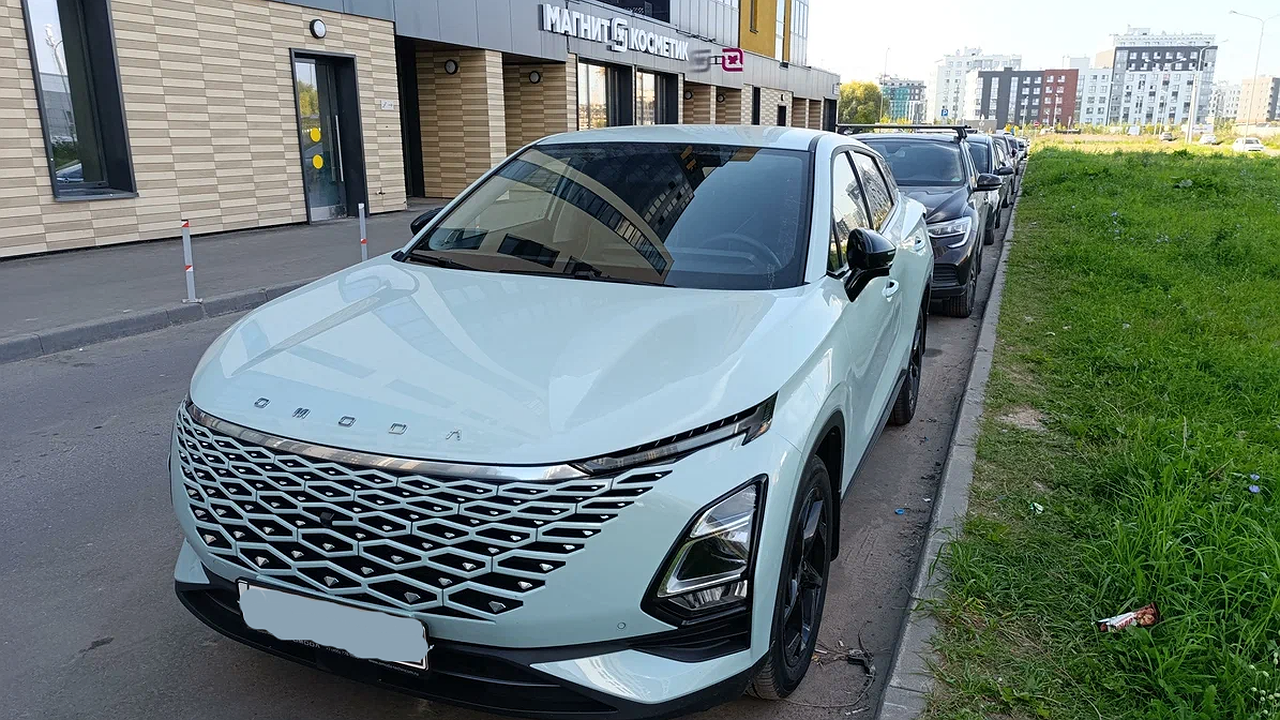 Главная картинка новости: Через 25 тысяч км не выдержал — поехал менять на "Ладу": после 8 месяцев на "Омоде" решил от неё избавиться — реальный отзыв